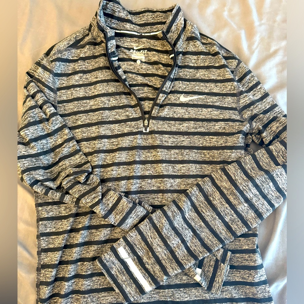 Nike Unisex Dri-Fit Running Pullover. Size S.